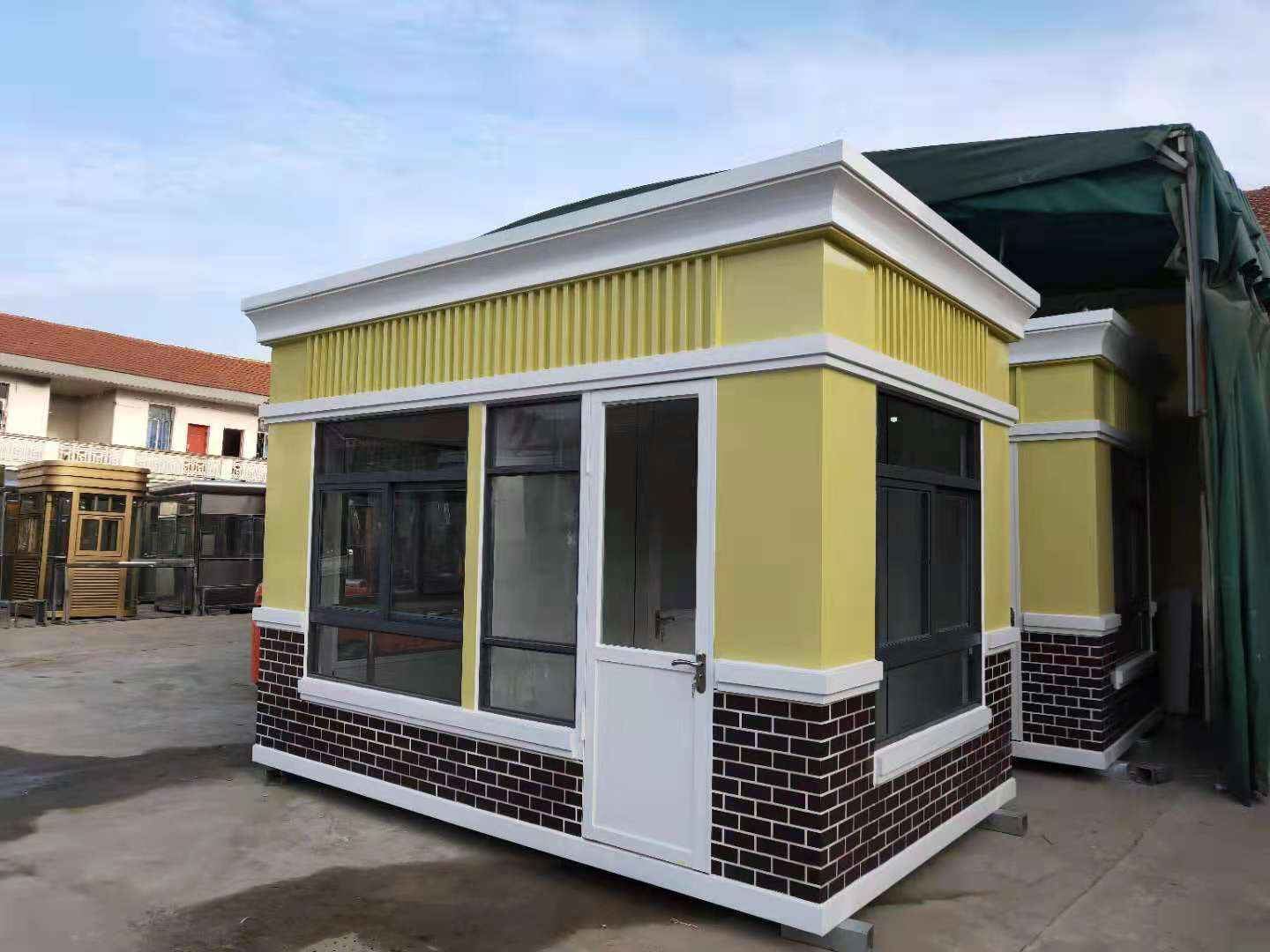 對于新安裝的鋼結構崗亭如何除異味呢?