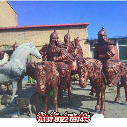 巨型騎士馬銅雕塑，點(diǎn)綴景區(qū)廣場(chǎng)