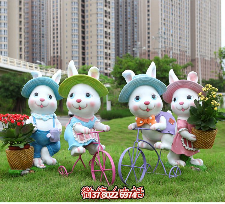 可愛兔子雕塑，為您的草坪添彩