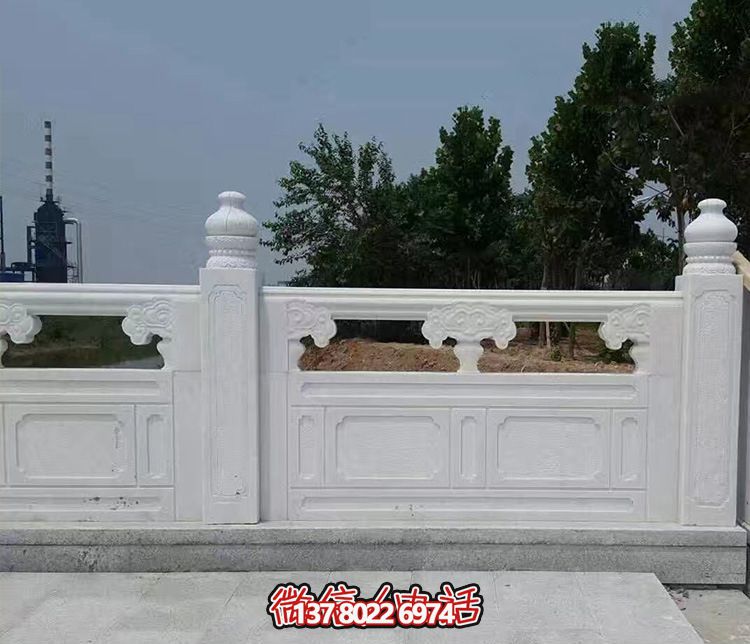 漢白玉鏤空石橋欄桿雕塑，為景區(qū)增添精彩
