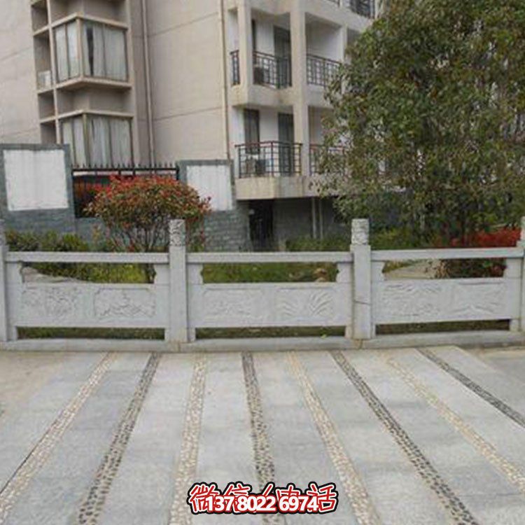 高品質青石雕刻欄桿欄板，為您的小區(qū)裝飾添彩