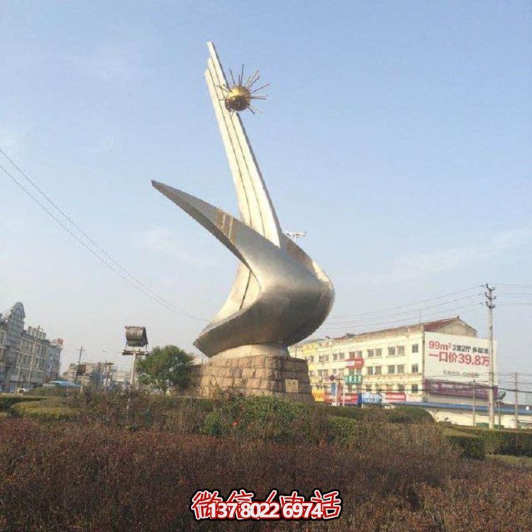 大型不銹鋼鏡面擺件，點綴美麗園林景觀